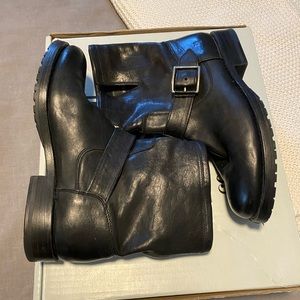 Frye Natalie Short Engineer Boot Barely Worn